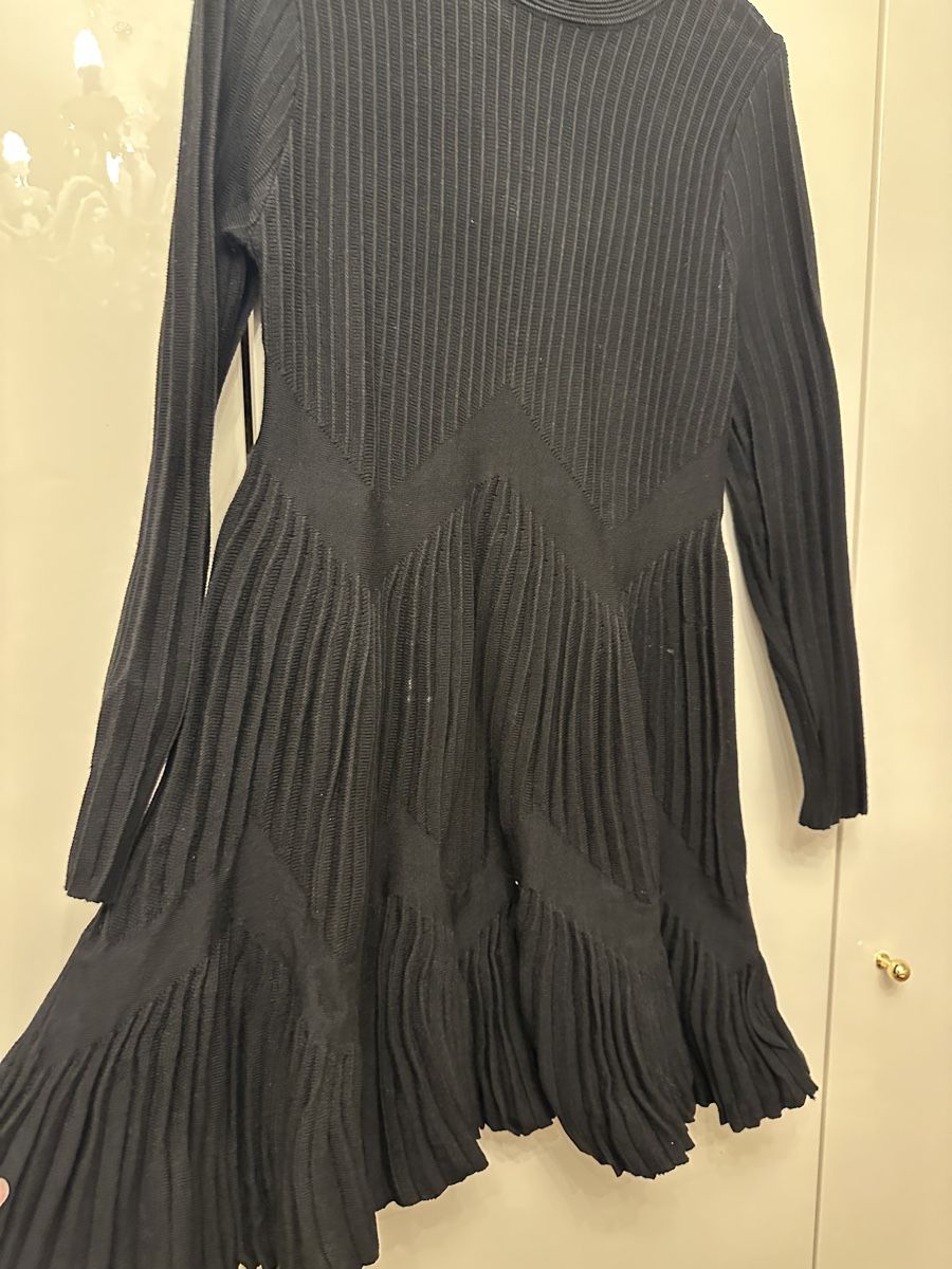 Kleider: Schwarzes Strickkleid Gr. S elegant & modern – Gebraucht aus Perlen von H.Spa 1