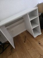 Schreibtisch in gutem Zustand