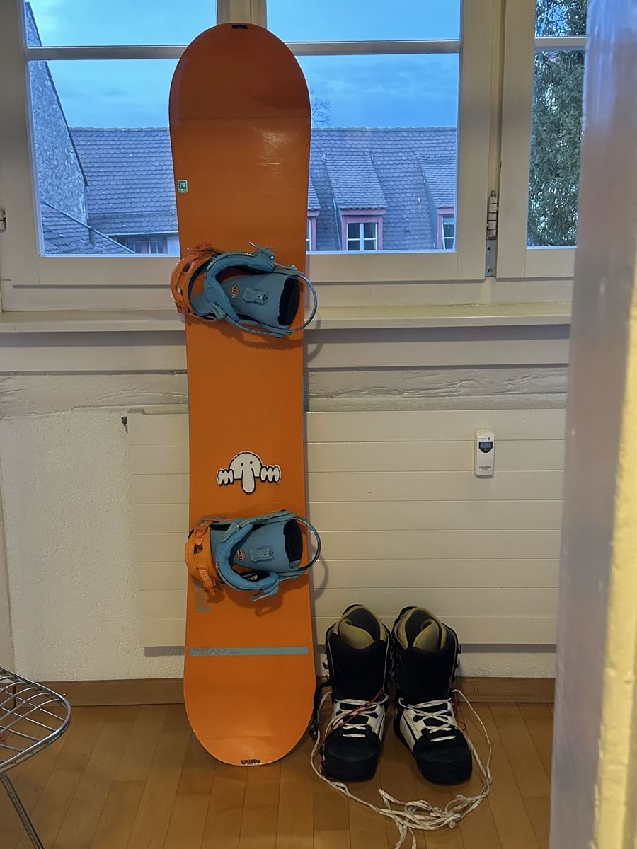 Snowboard Nitro Board: Nitro Snowboard Set - (154cm/Gr42) – Usato da Basel venduto da mic_du