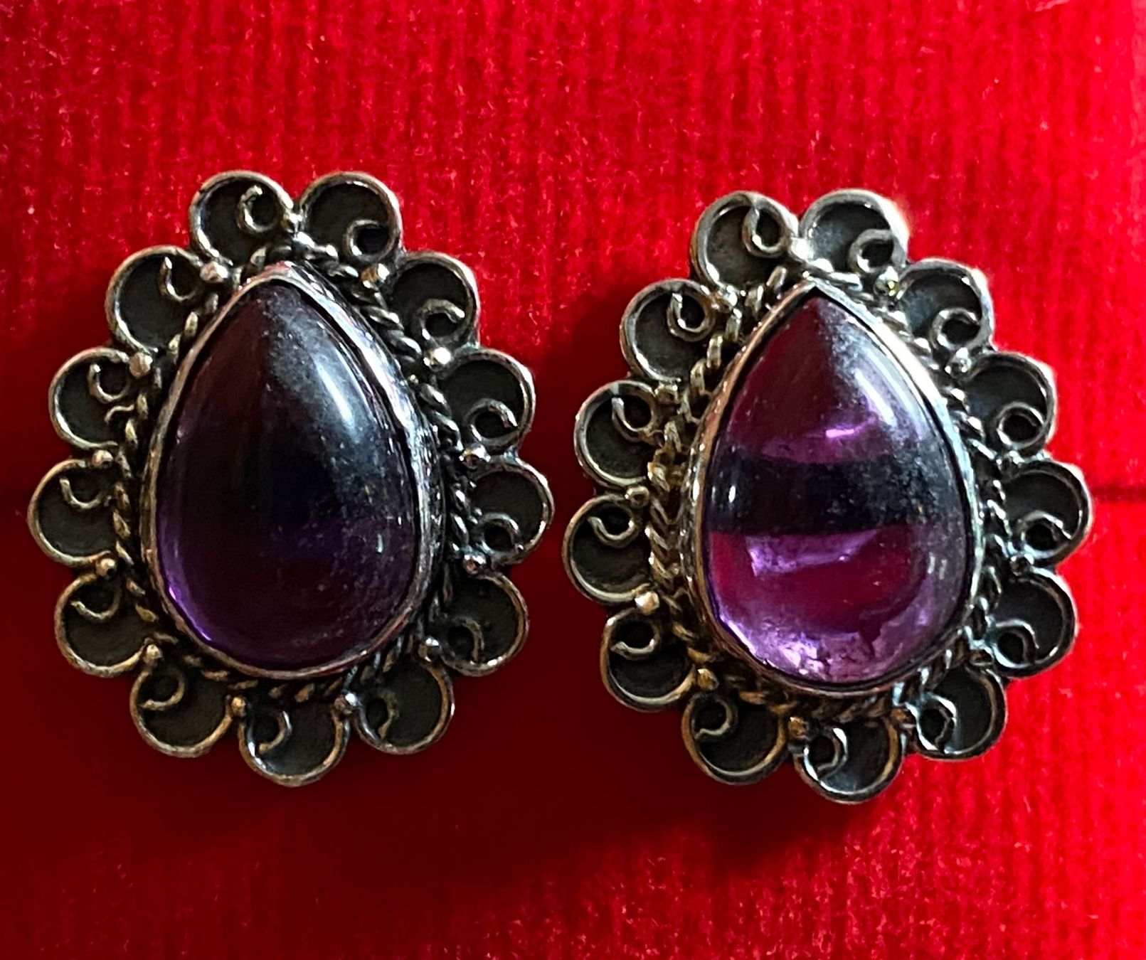 Orecchini pendenti & Orecchini a lobo: orientalische Silber Ohrstecker mit Amethyst – Nuovo e nell'imballaggio originale da Laax GR venduto da krippenfiguren-laax 1