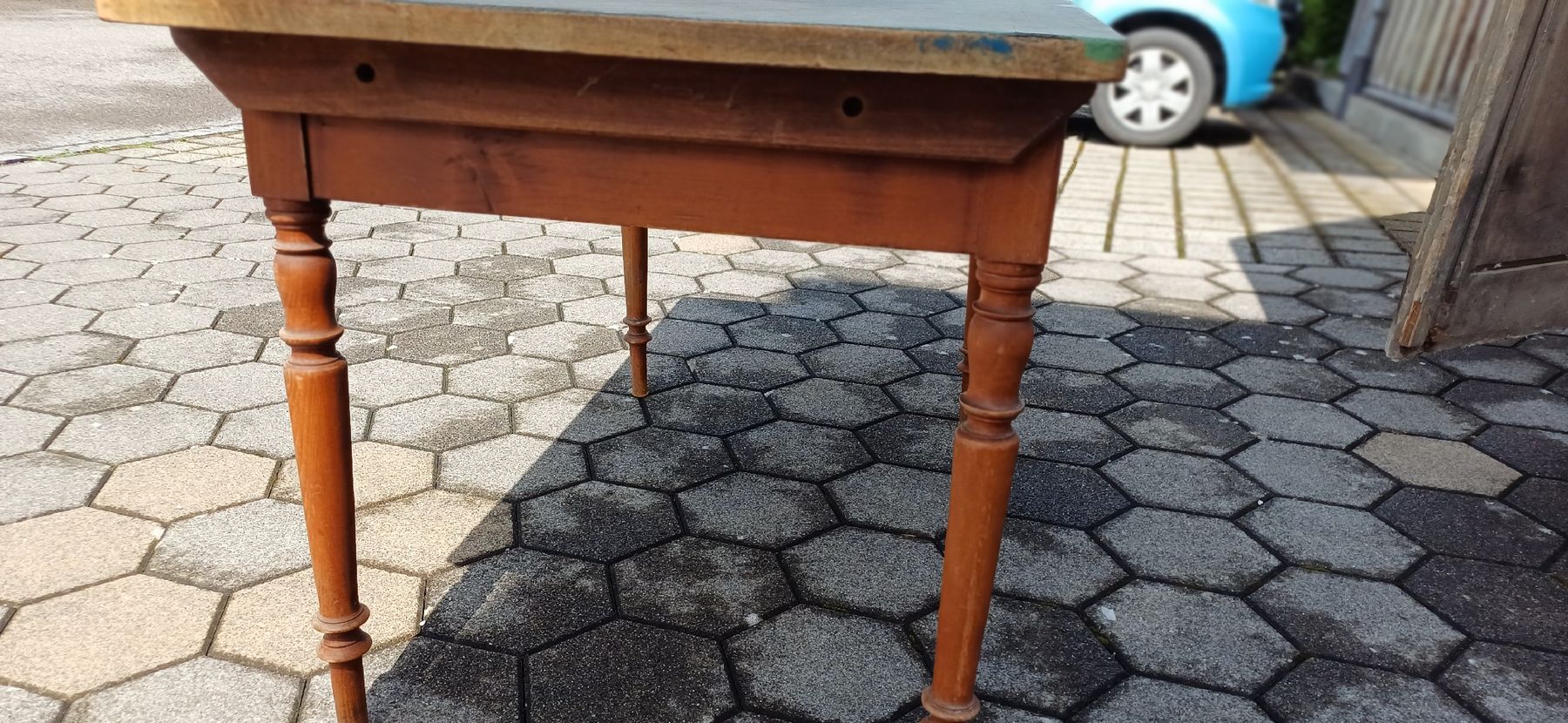 Tavoli: Alter Tannentisch Tanne Deckblatt mit Linol – Usato da Flawil venduto da Pinkmalibu 1