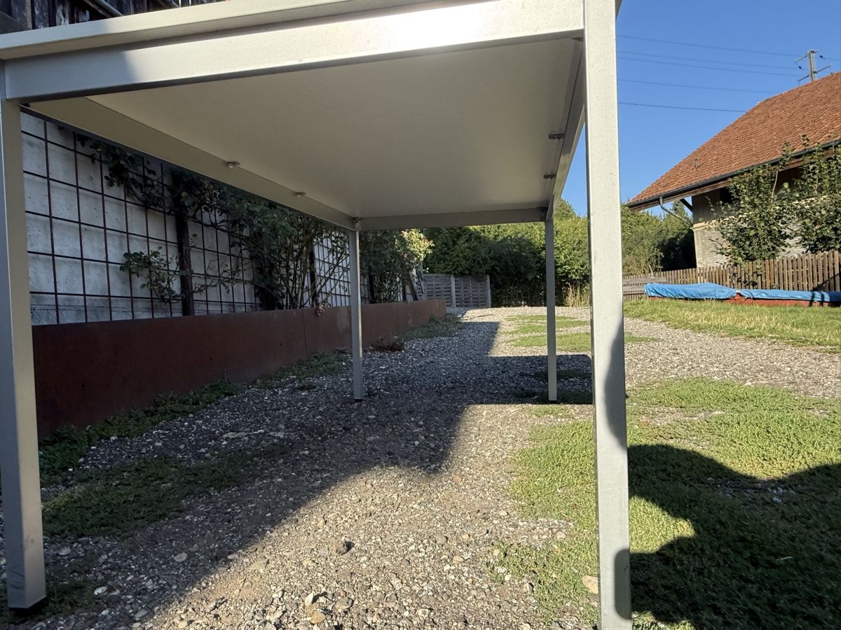 Schreibtische: Tisch – Gebraucht aus Langnau i. E. von Acrjl 1