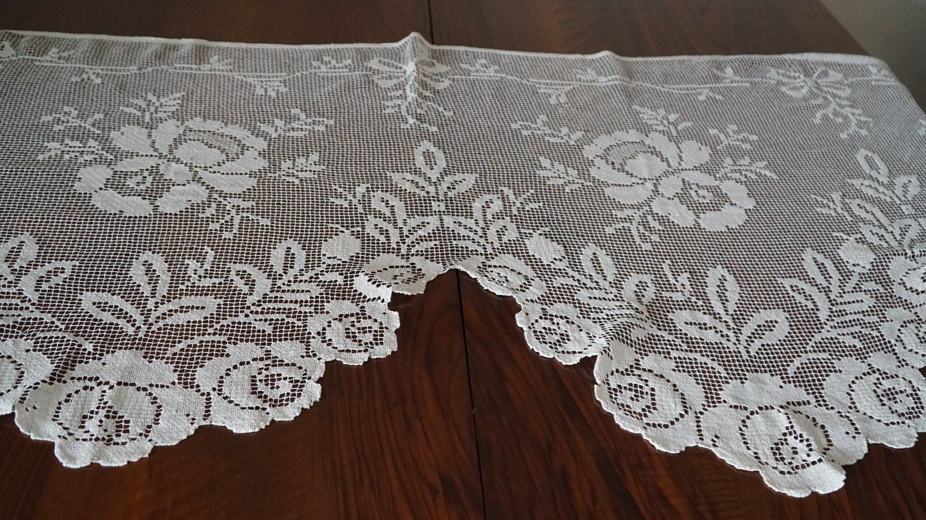 Tende: Vorhang 216x68cm Filet Handarbeit – Usato da Bern venduto da Antikbatik