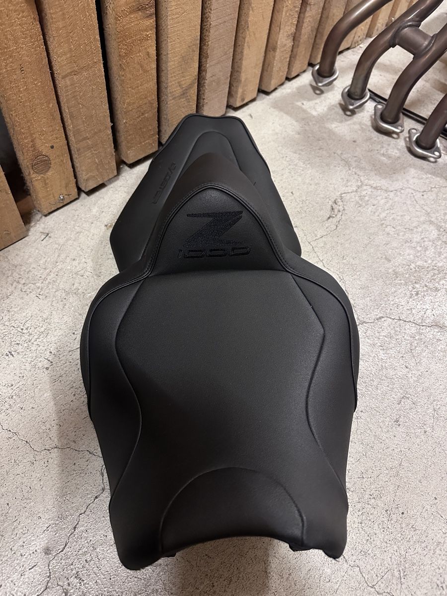 Kawasaki Tutti i ricambio per moto: Selle confort Z1000 – Usato da Carouge GE venduto da rus_9chp