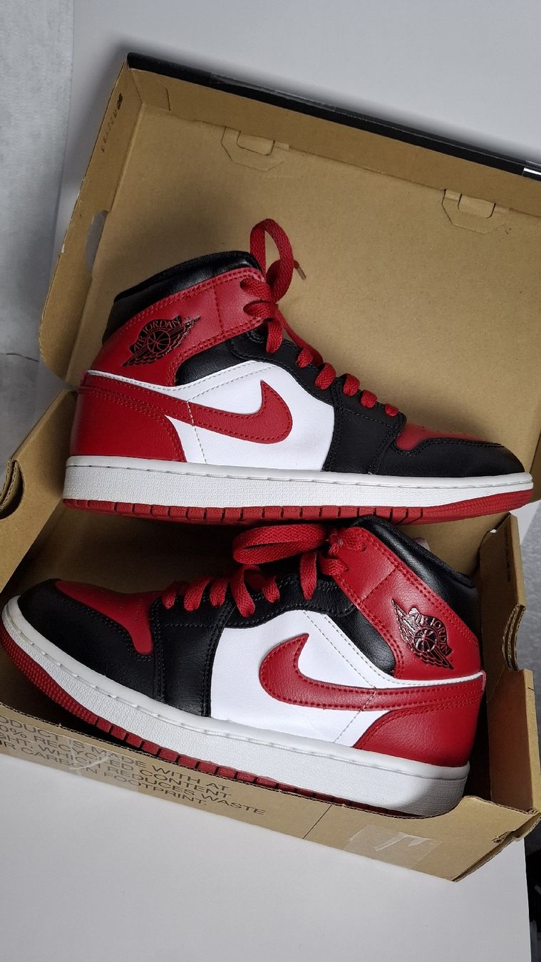 Jordan Scarpe da uomo: Jordan 1 Mid Chicago – Nuovo (secondo la descrizione) da Le Landeron venduto da rue_k9kg 1
