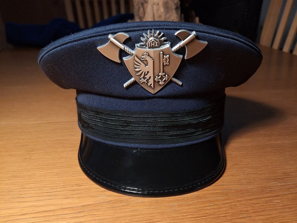 casquette-officier-pompier-de-gen-ve-suisse-d-occasion-ch-ne