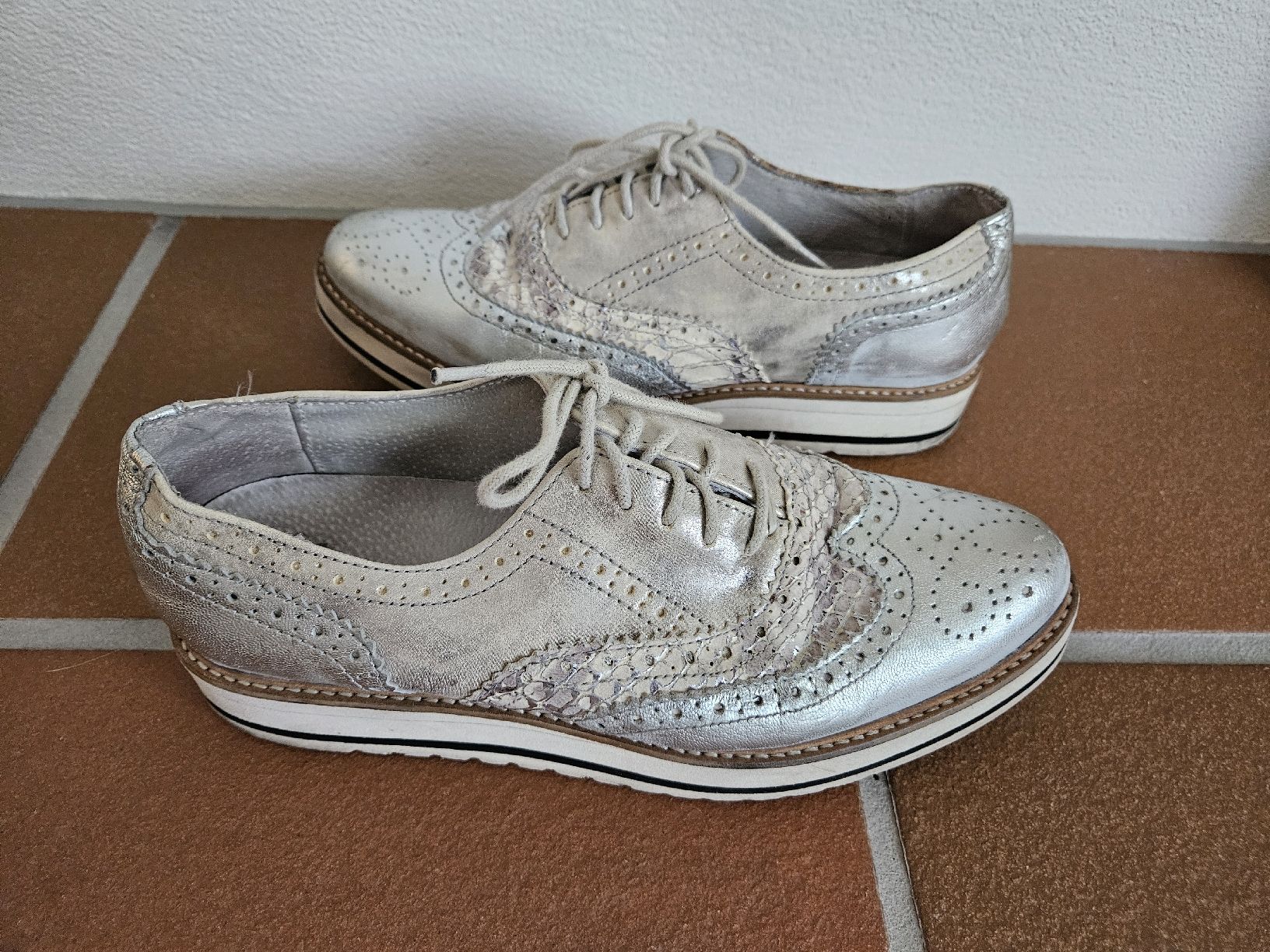 Scarpe da donna: Wds Plateau Schnürschuhe Silber – Usato da Eschenbach SG venduto da MarThu 1