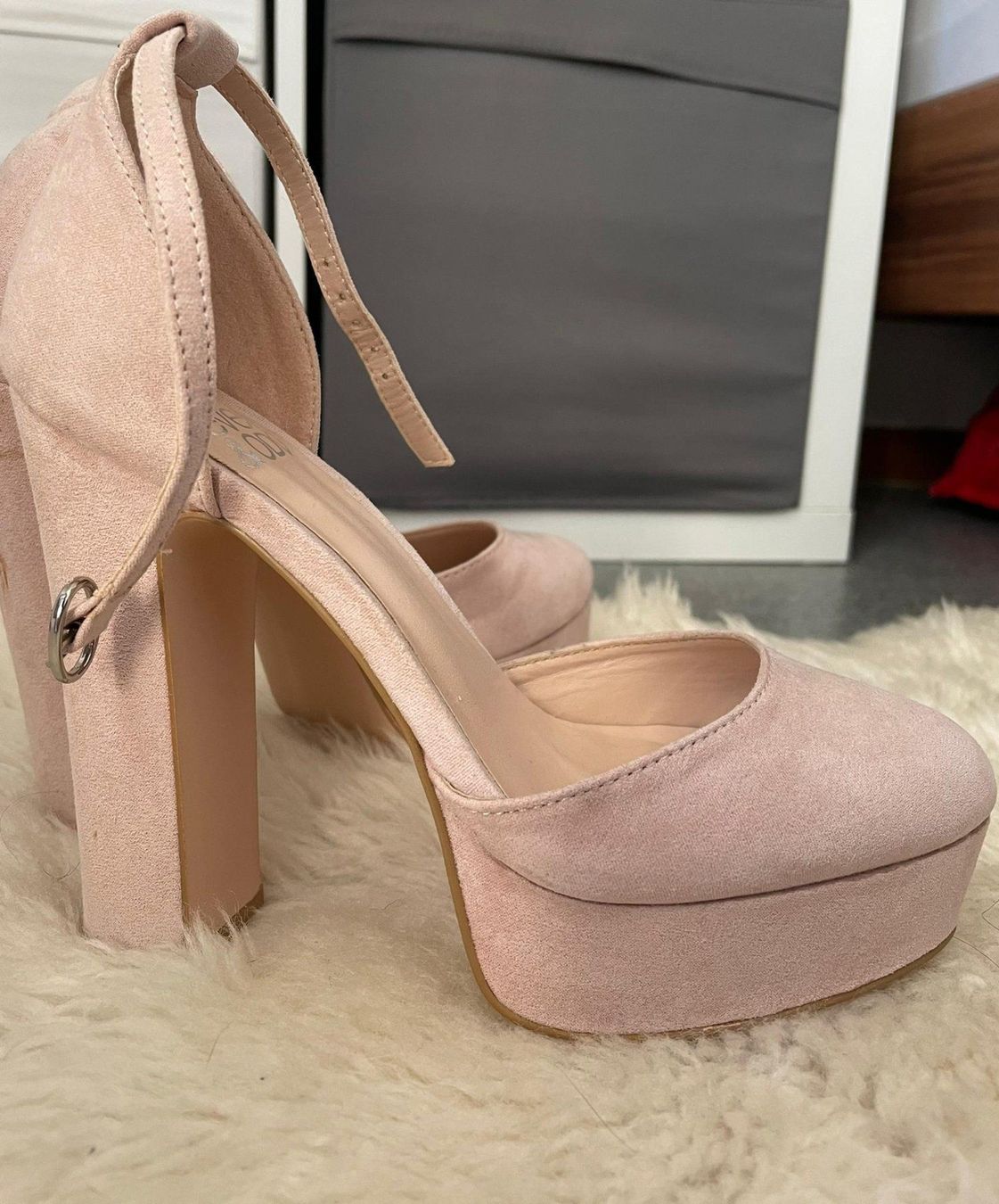 Scarpe da donna: Chaussures à talon haut – Nuovo (secondo la descrizione) da Conthey venduto da OLEN-67