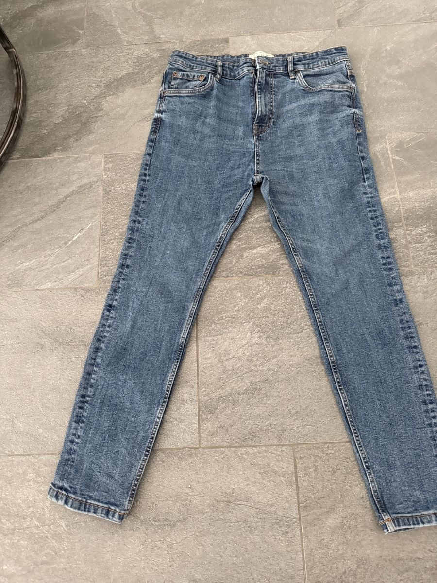 Pull&Bear Jeans: Gut erhaltene PULL&BEAR JEANS/ EUR 42 – Gebraucht aus Davos Platz von mon_v2vm 1