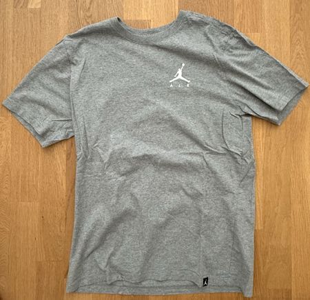 Jordan T-Shirt, Grau, Grösse M, sehr guter Zustand