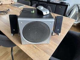 Enceinte logitech Z3 type 2.1