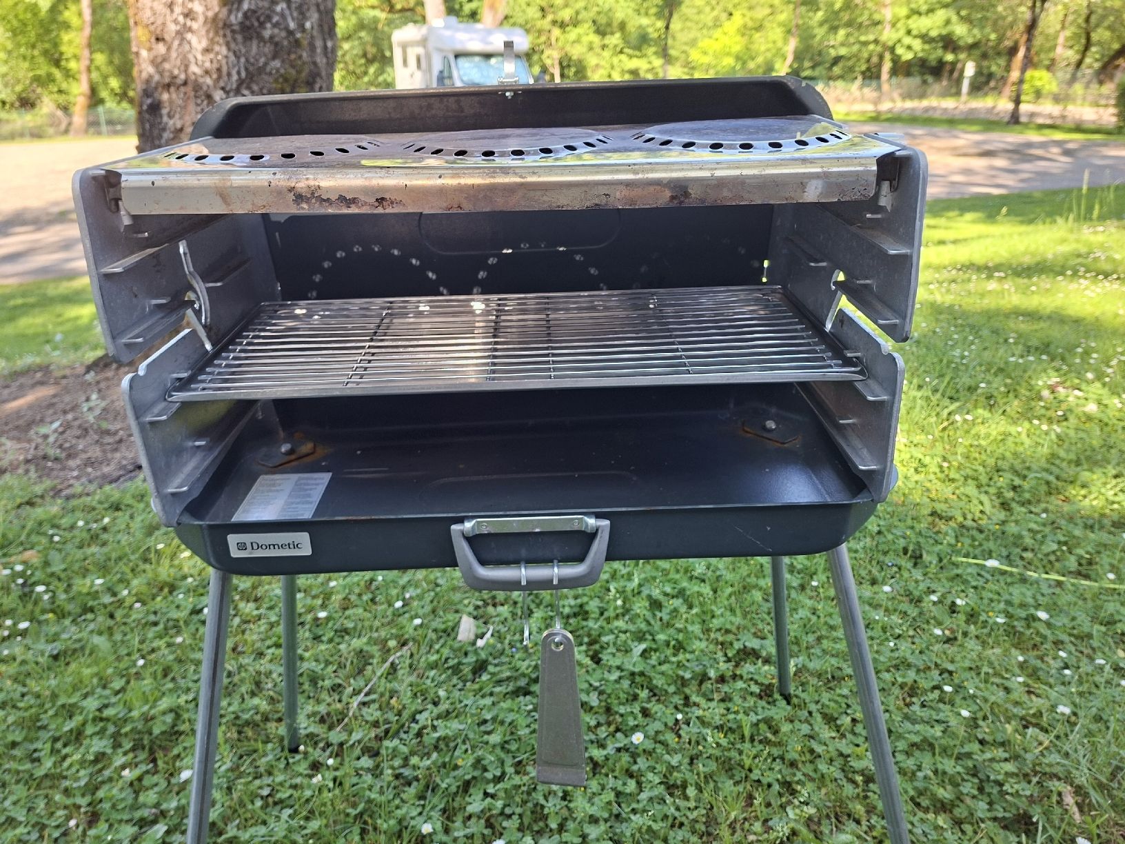 Griglie: Dometic Koffer Gasgrill – Usato da Gelterkinden venduto da kar_6bjd