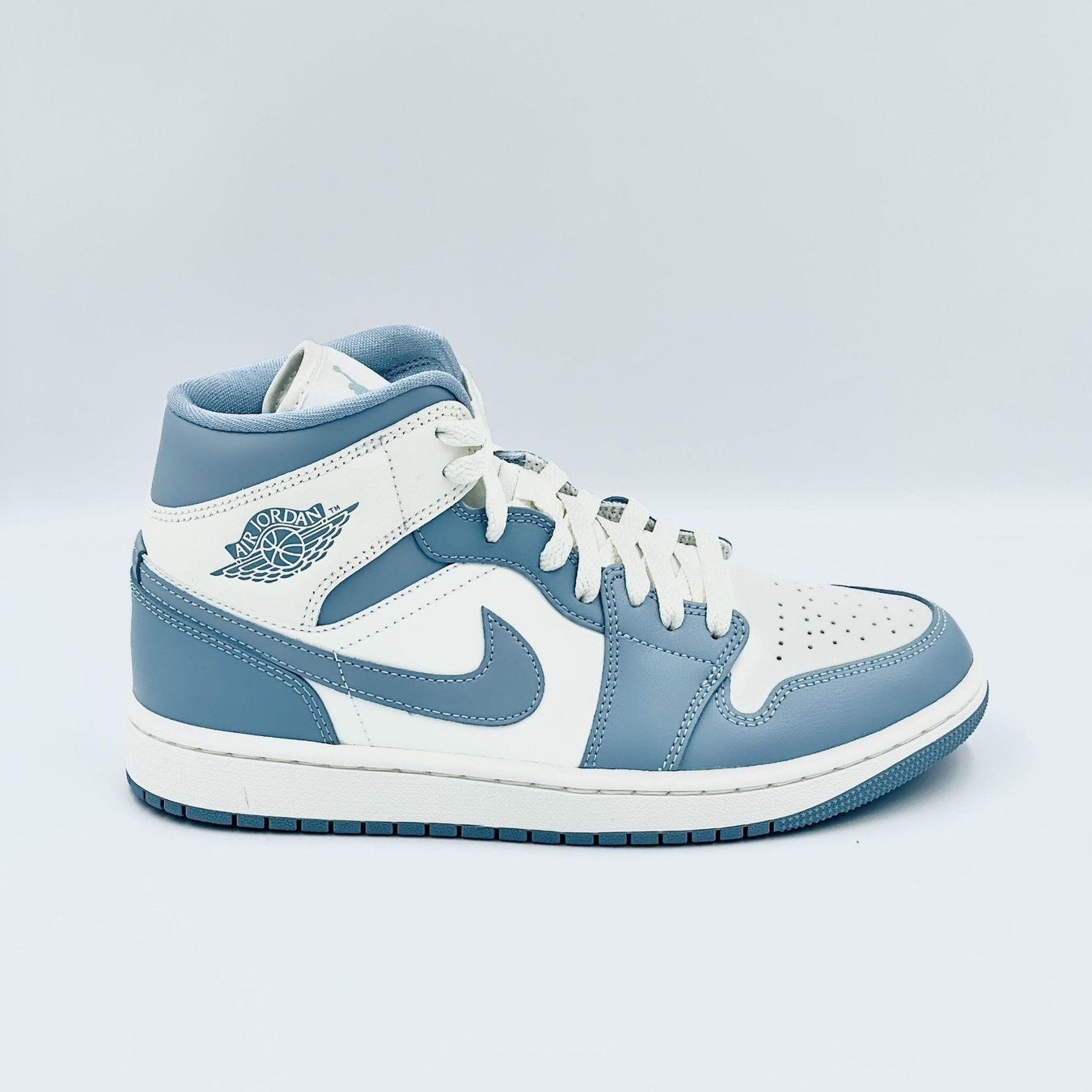 Jordan Scarpe da donna: Jordan 1 Mid University Blue EU 36.5 – Nuovo e nell'imballaggio originale da Erlinsbach venduto da sasneakers 1