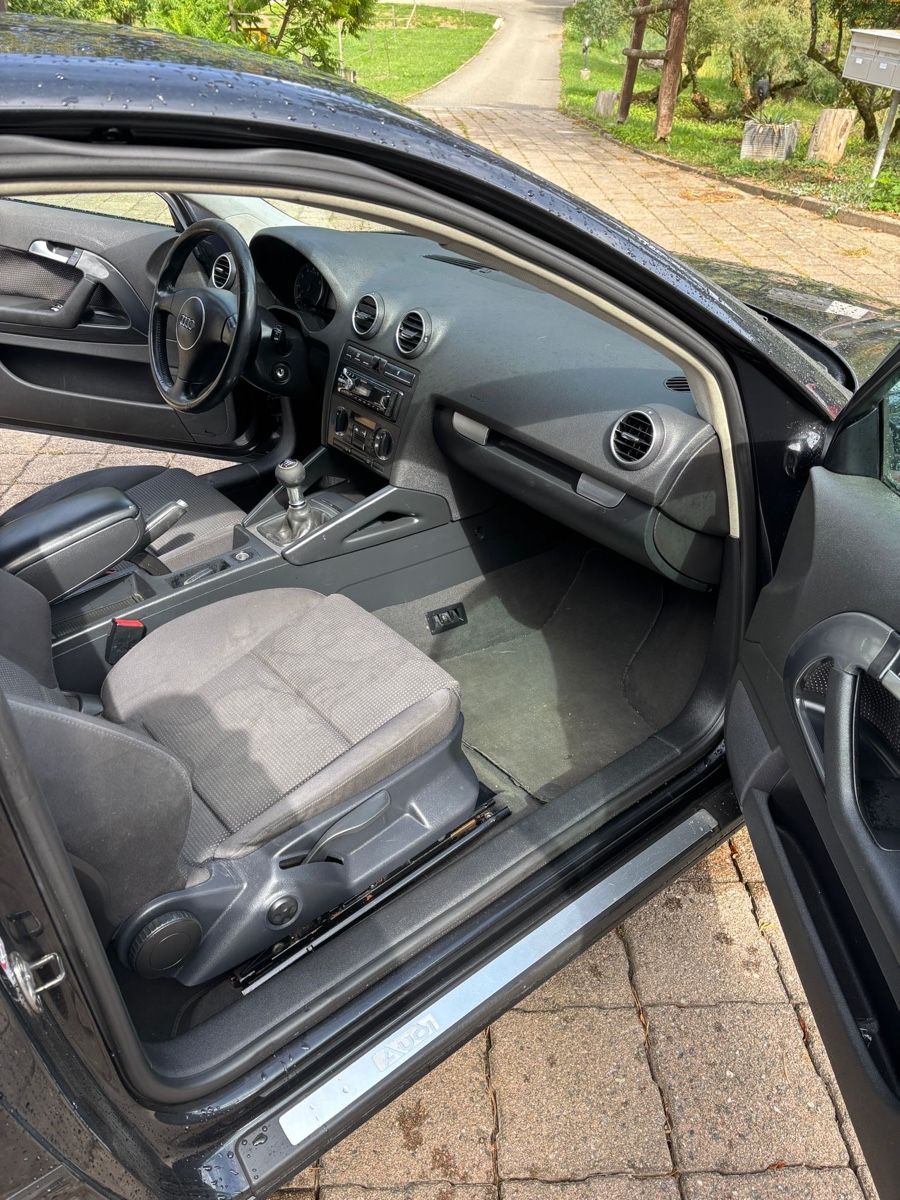 Audi Autos: Audi A3 2.0FSI – Défectueux à Zürich par YarosBaros 7