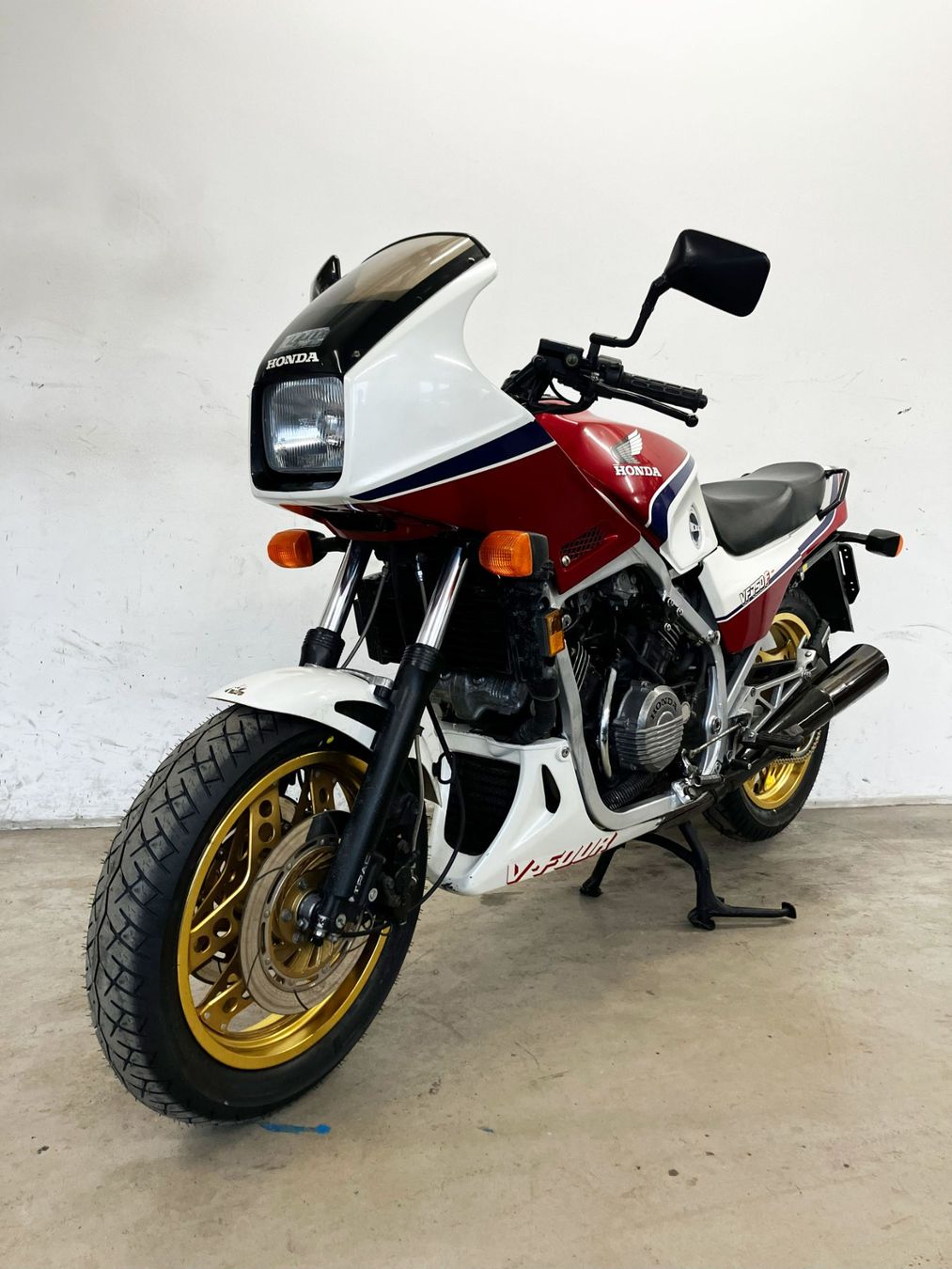Honda Route: Honda VF 750 F – D'occasion à Däniken SO par km87 4