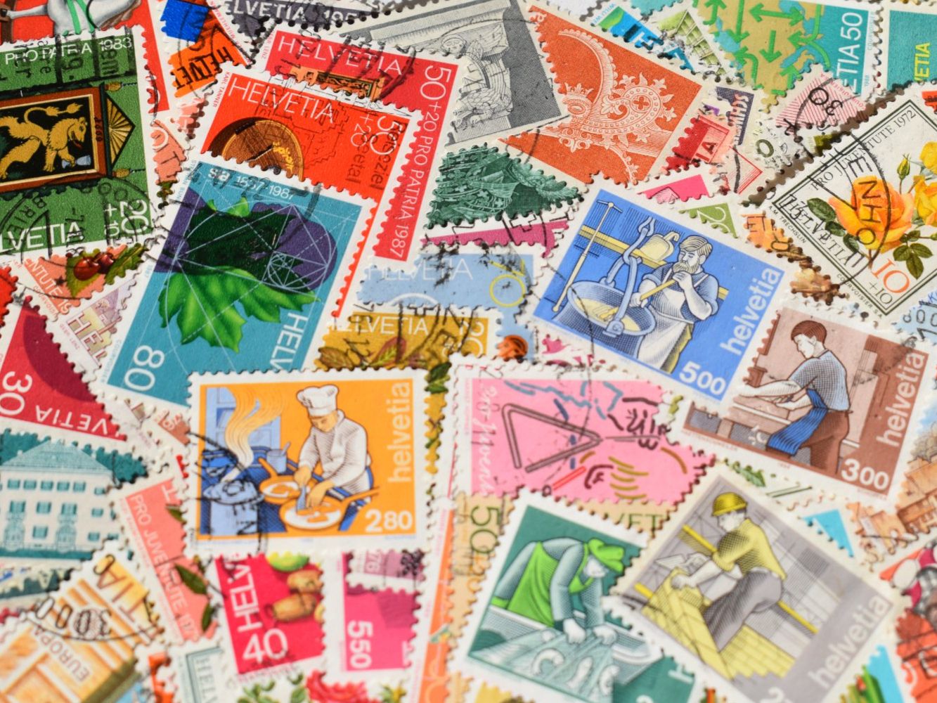 Alle Briefmarken: 300 verschiedene Schweizer Marken      B2409D – Gebraucht aus Bettingen von Gluscht-Oase 1