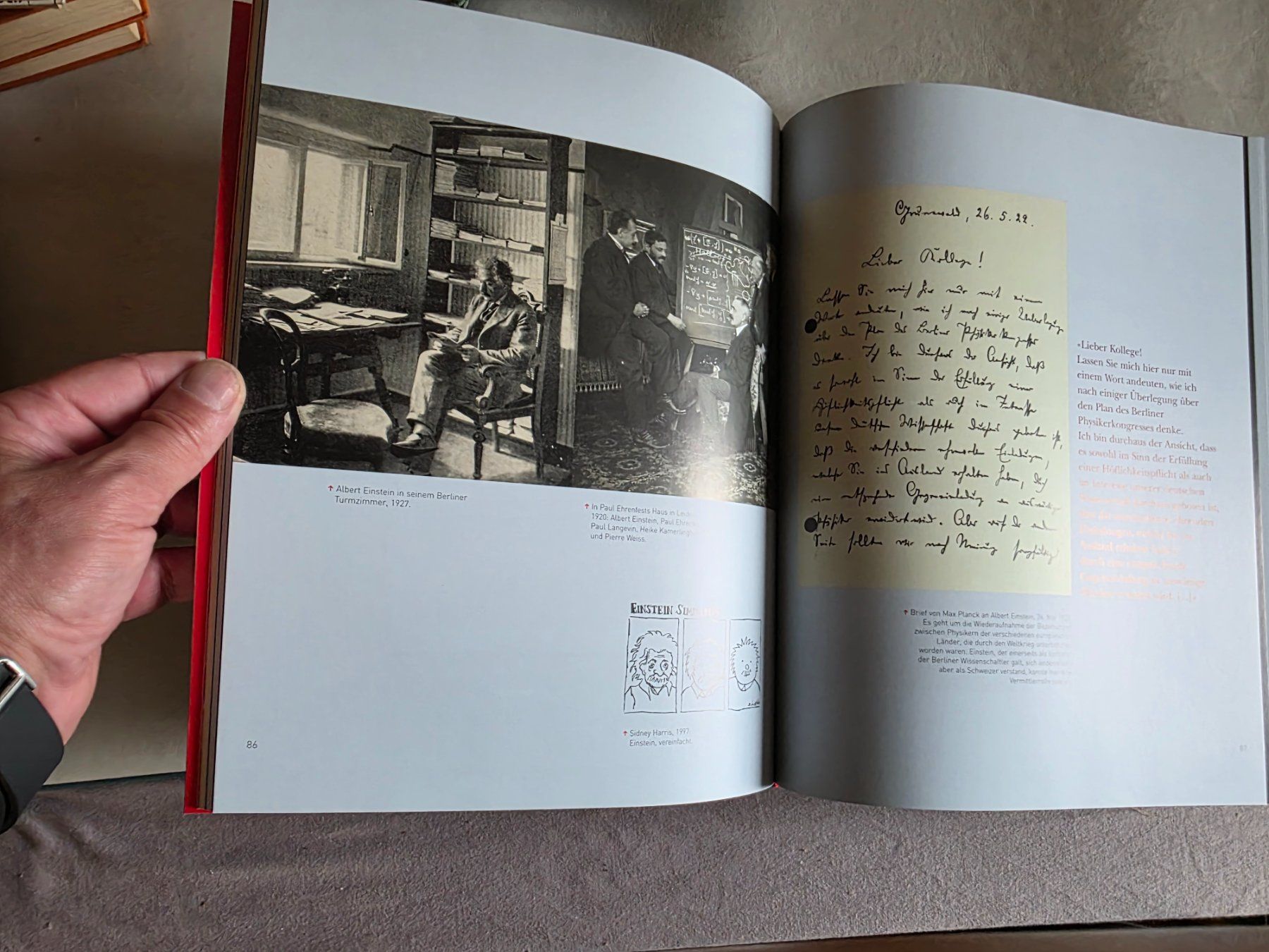 Libri: Albert Einstein - Privat und ganz Persönlich - 2004 - Neuw. – Nuovo (secondo la descrizione) da Walterswil BE venduto da Lonitti 5
