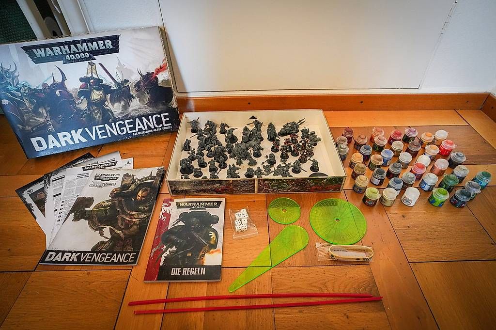 Kit di modellismo & Modellini statici: Warhammer 40000: Dark Vengeance Set + Farben – Usato da Gerlafingen venduto da sim0n2005