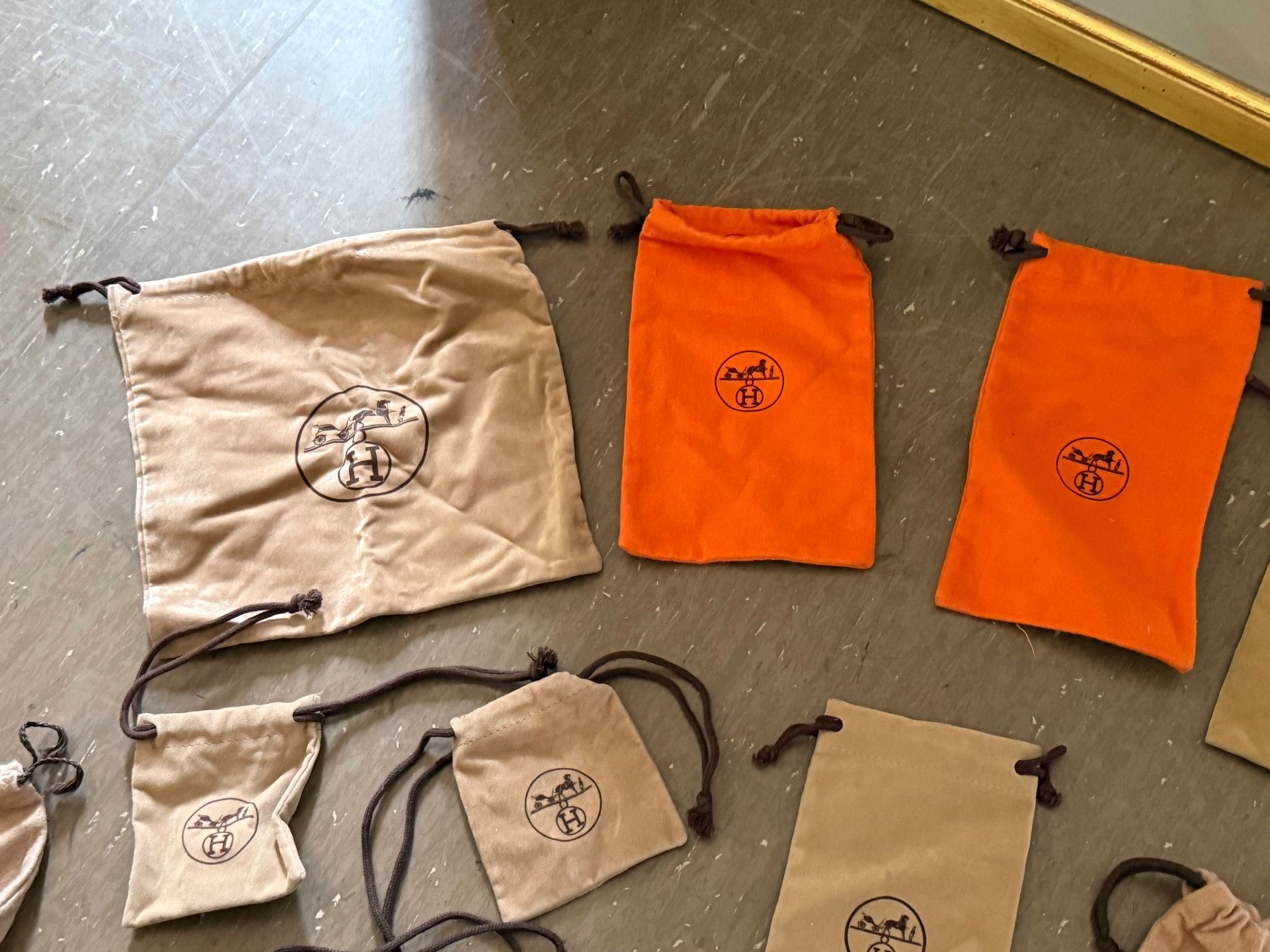 Hermès Taschen: Konvolut Original Hermès Stoffbeutel Stoffbeutel Beutel – Gebraucht aus Bern von Jwpm66 1