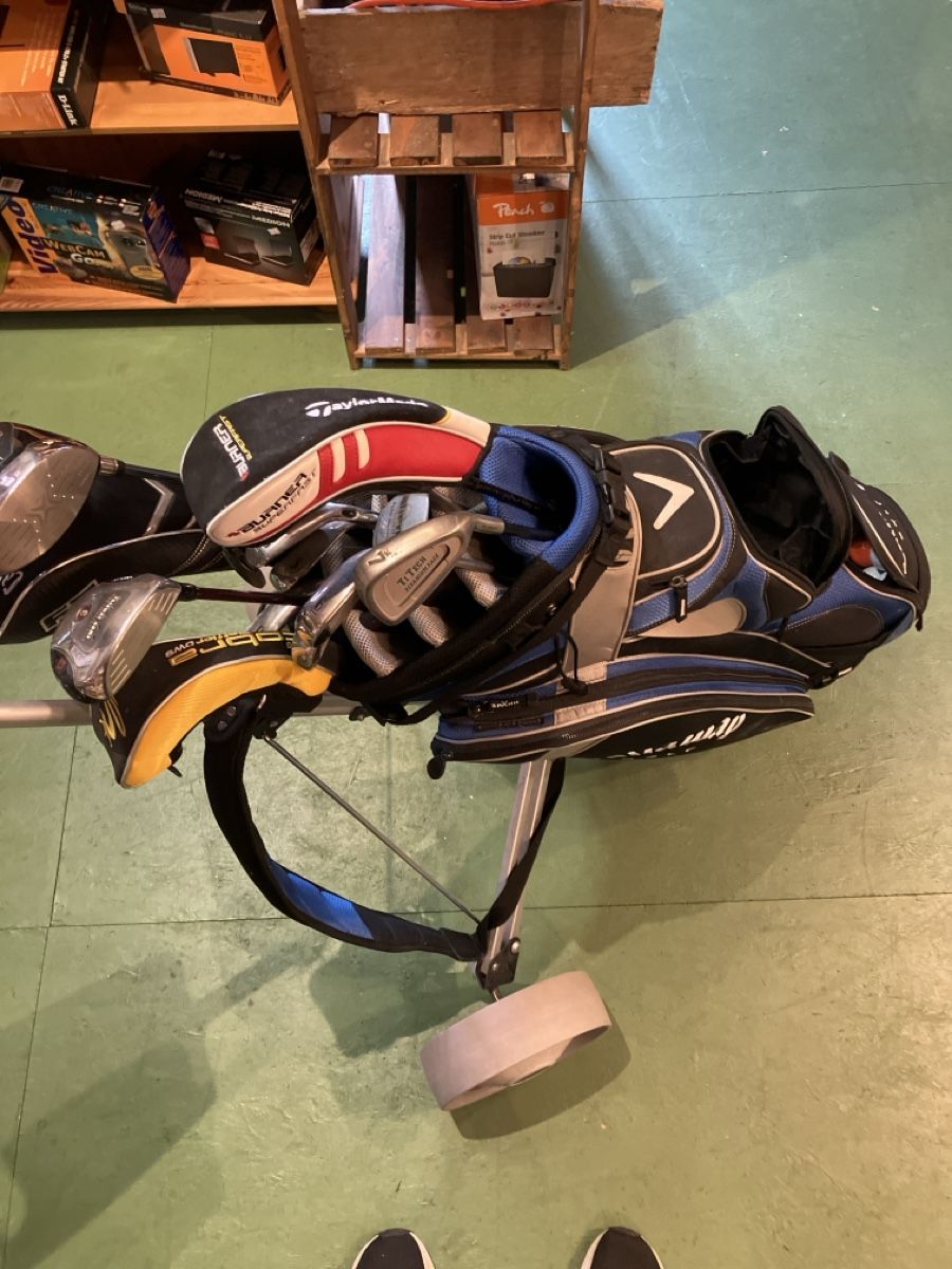 Callaway Mazze & Set: Golfer Buggy Callaway inkl Schläger – Usato da Erlenbach im Simmental! venduto da Simmentaler-Perlen 1