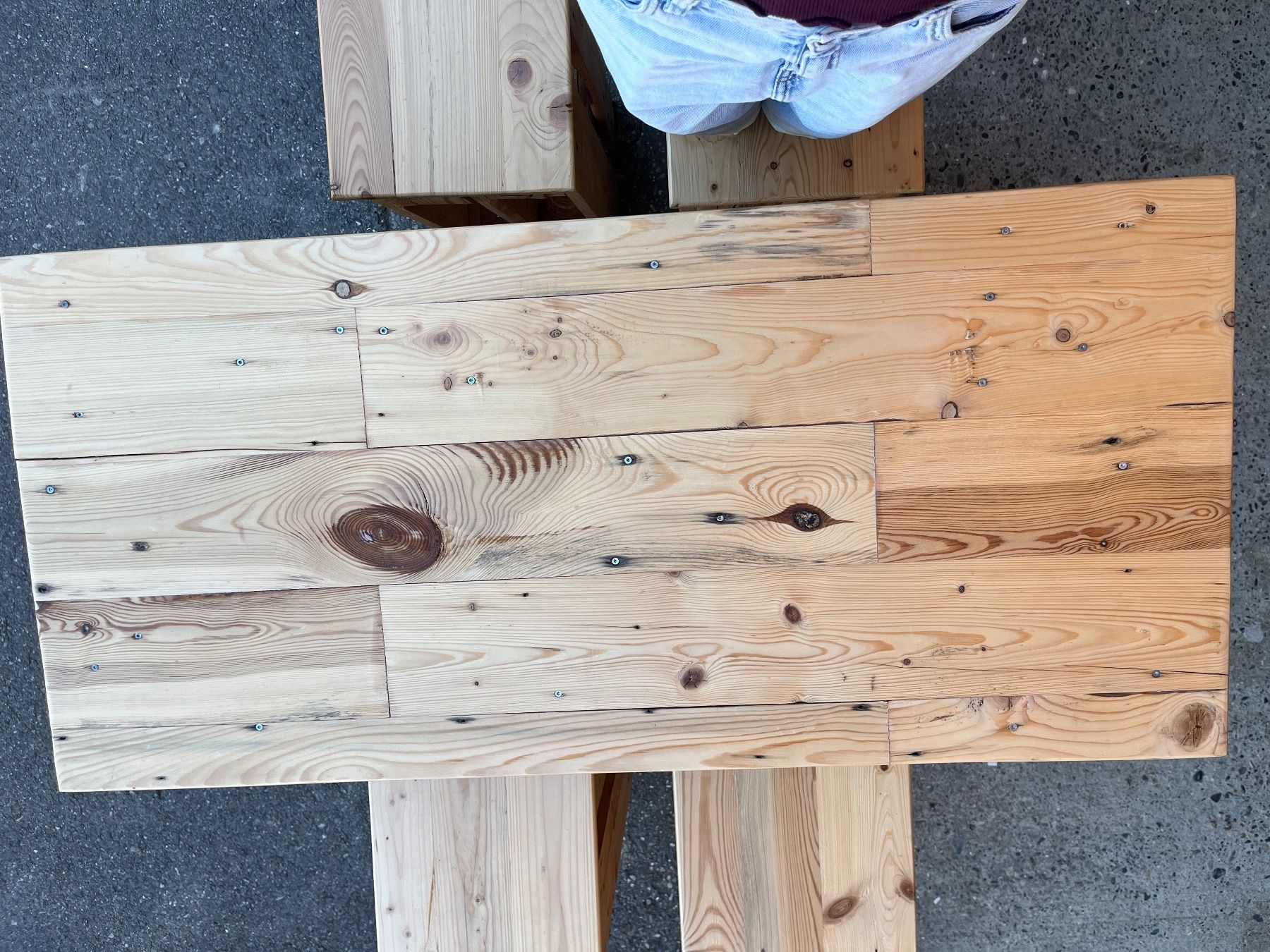 Tavoli: Bar en palettes et tabourets – Usato da Sugiez venduto da Essenti3L 2