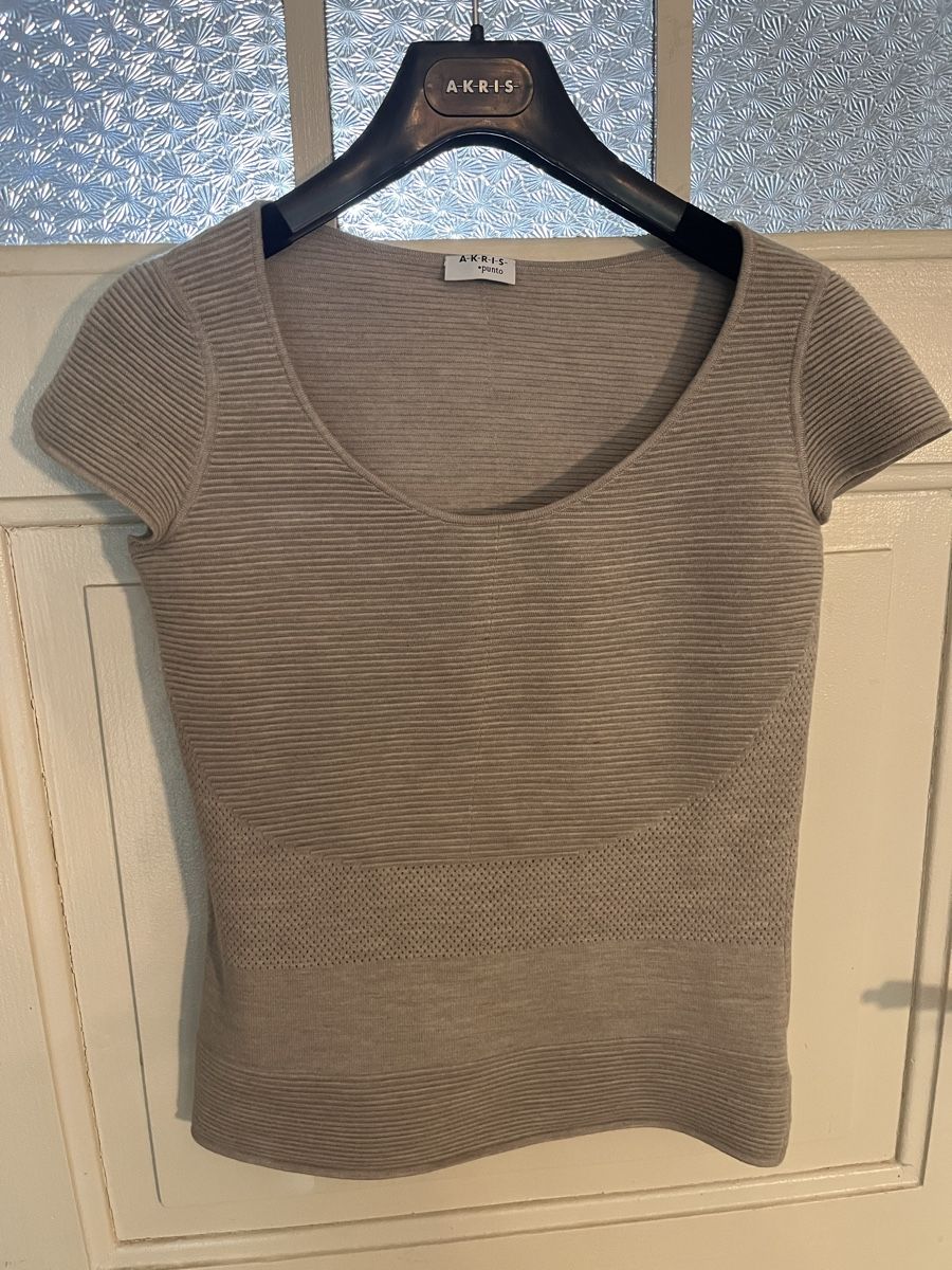 Akris T-shirt: Akris Shirt, Wolle, 36 – Usato da st. gallen venduto da jefesmith