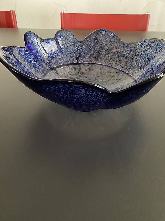 Ciotole: Blaue Glasschale mit gewelltem Rand – Usato da Gempenach venduto da Mittelpudel