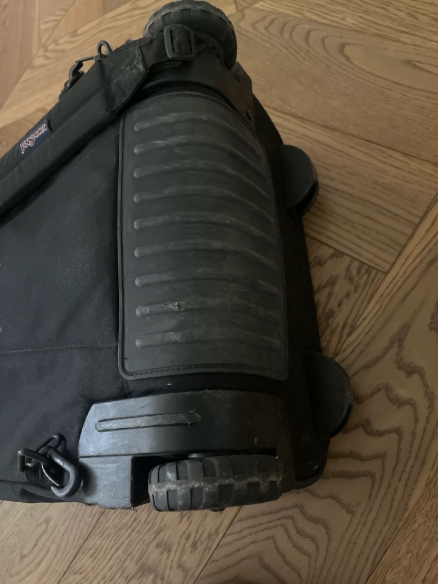 Jansport Zaini: Jan sport backpack with wheels  – Usato da Rüschlikon venduto da ant_5v7g 3