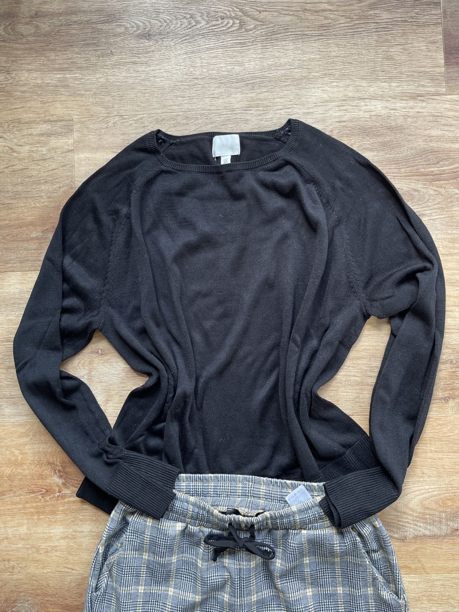 H&M Kleiderpakete: Karierte Hose & Schwarzer Pullover, Gr. 38/m – Neu (gemäss Beschreibung) aus Möhlin von Phmahrer 1