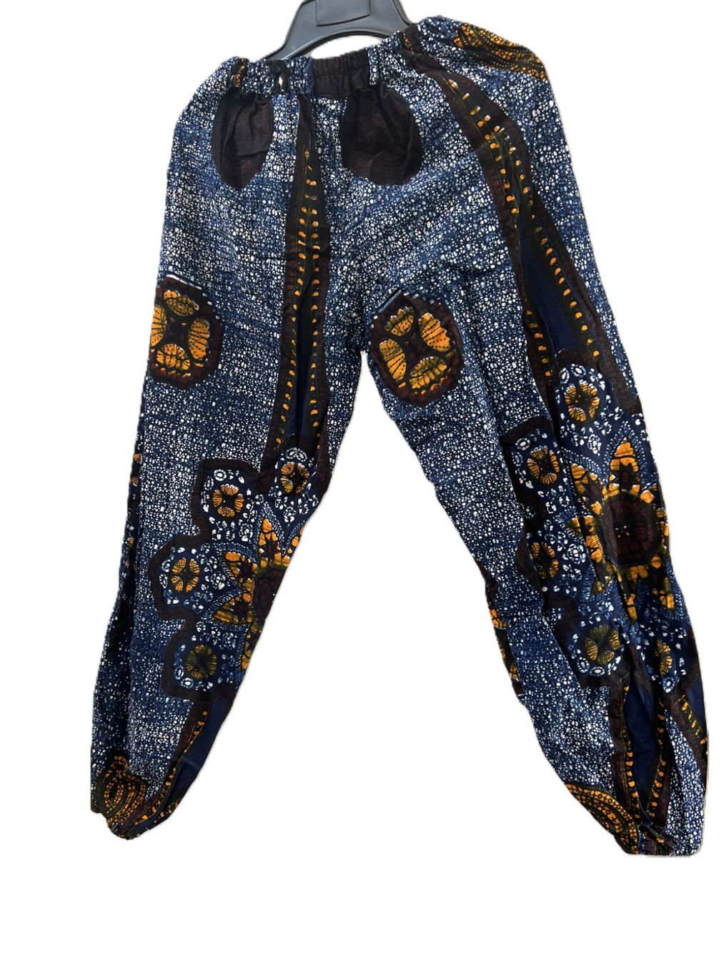 Hosen: Stoffhosen mit Muster/Damen – Gebraucht aus Zürich von Drahtzug