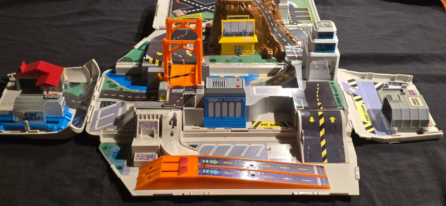 Micro Machines Jouets: Micro Machines Camping-Car Mobile City – D'occasion à versoix par moonkey02 9