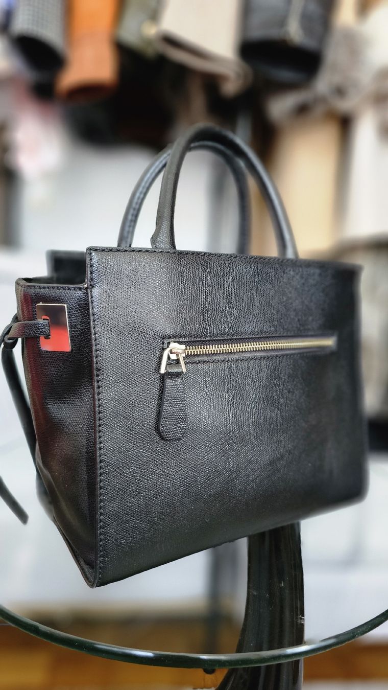 Guess Sacs femmes: Guess Tasche – D'occasion à Sierre par ReflektSlow 4