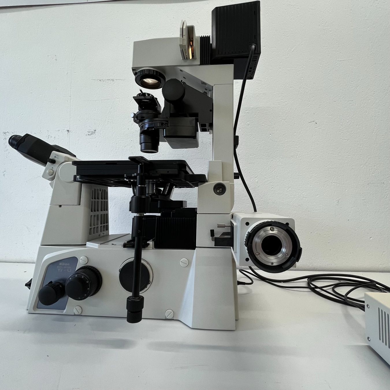 Nikon Microscopi: Nikon Eclipse TI Inversmikroskop – Usato da Niederdorf venduto da LeptonAG_Labor 4
