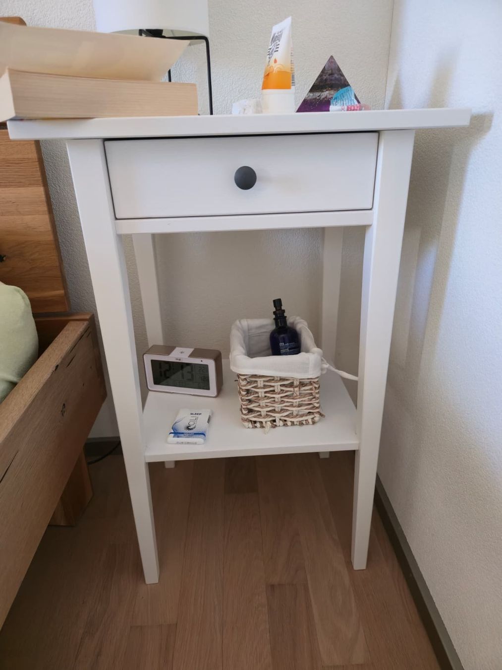 Ikea Comodini: 2 Nachttische Ikea Hemnes – Usato da Volketswil venduto da Janavana