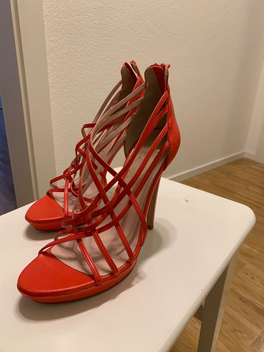 Scarpe da donna: Sandalen John Richmond Gr 40 – Usato da Zürich venduto da MSA1980