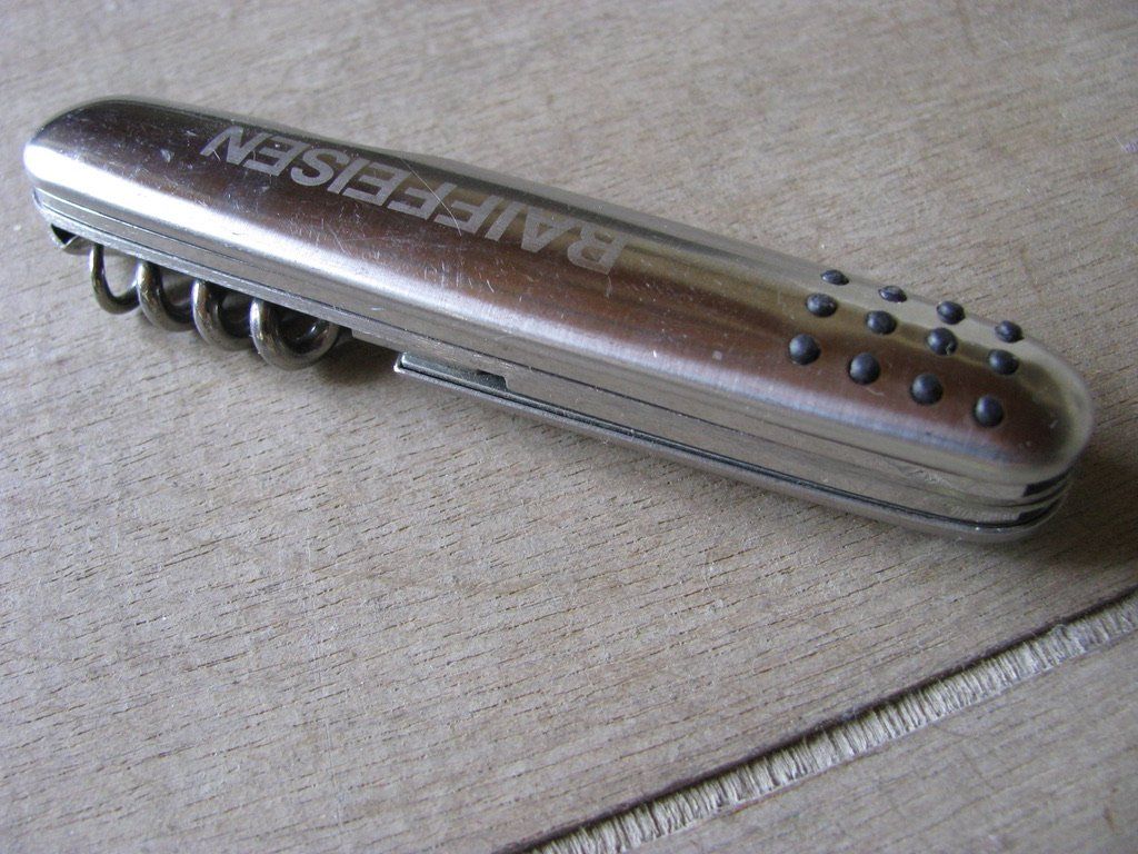 Coltelli tascabile: Taschenmesser -Couteau de poche - Raiffeisen – Usato da Zweisimmen venduto da Domii 4