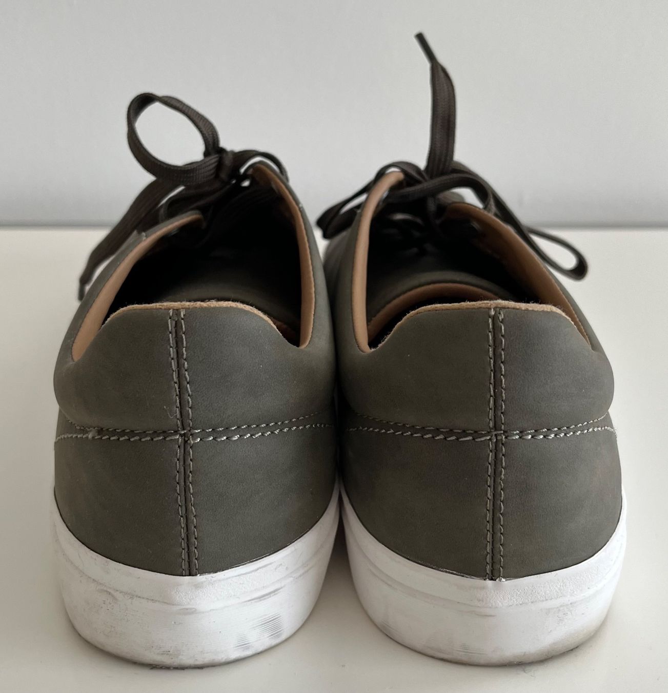 Zara Herrenschuhe: ZARA Basic Sneakers Grösse 43 (US 10) – Gebraucht aus Zollikon von Svch 3
