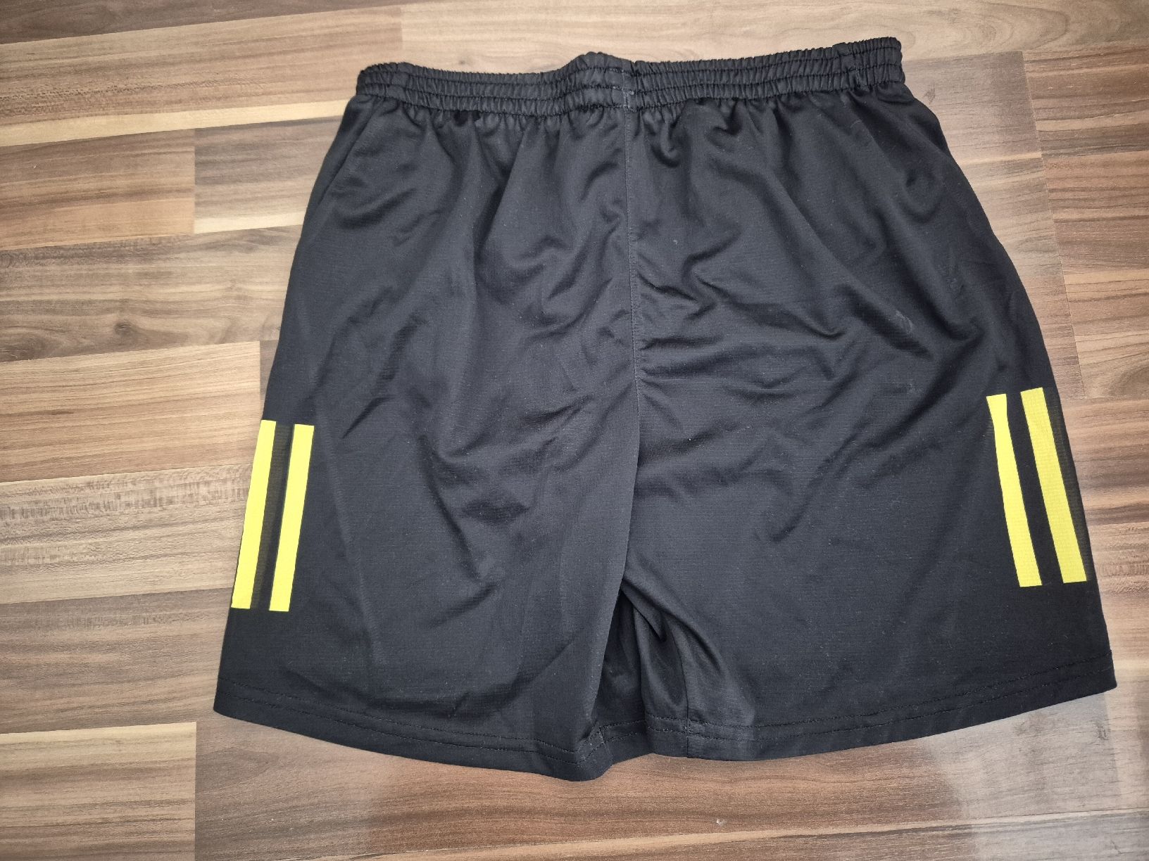 Adidas Hosen: Coole dünne Adidas Shorts Gr. 146-152 – Gebraucht aus Therwil von Twista11 3