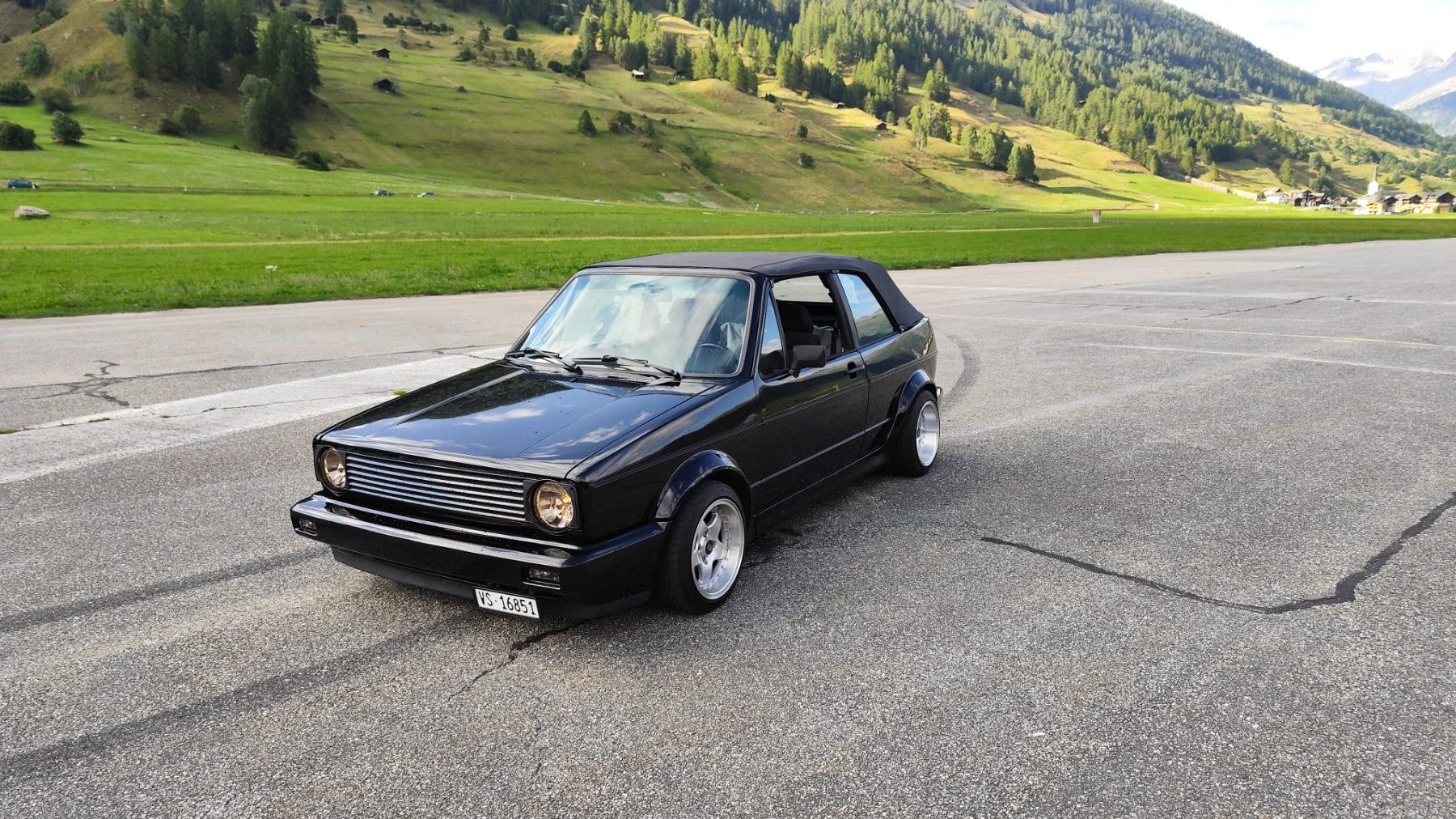 VW Autos: Golf 1 Cabrio – D'occasion à Ulrichen par 130ttv