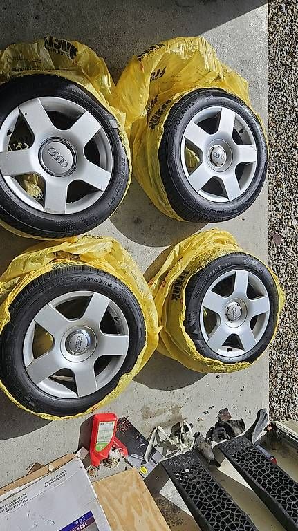 Audi Pneumatici & Ruote complete: Audi Winterräder mit sehr gutem Profil – Usato da Brunegg venduto da dom_k69f 4