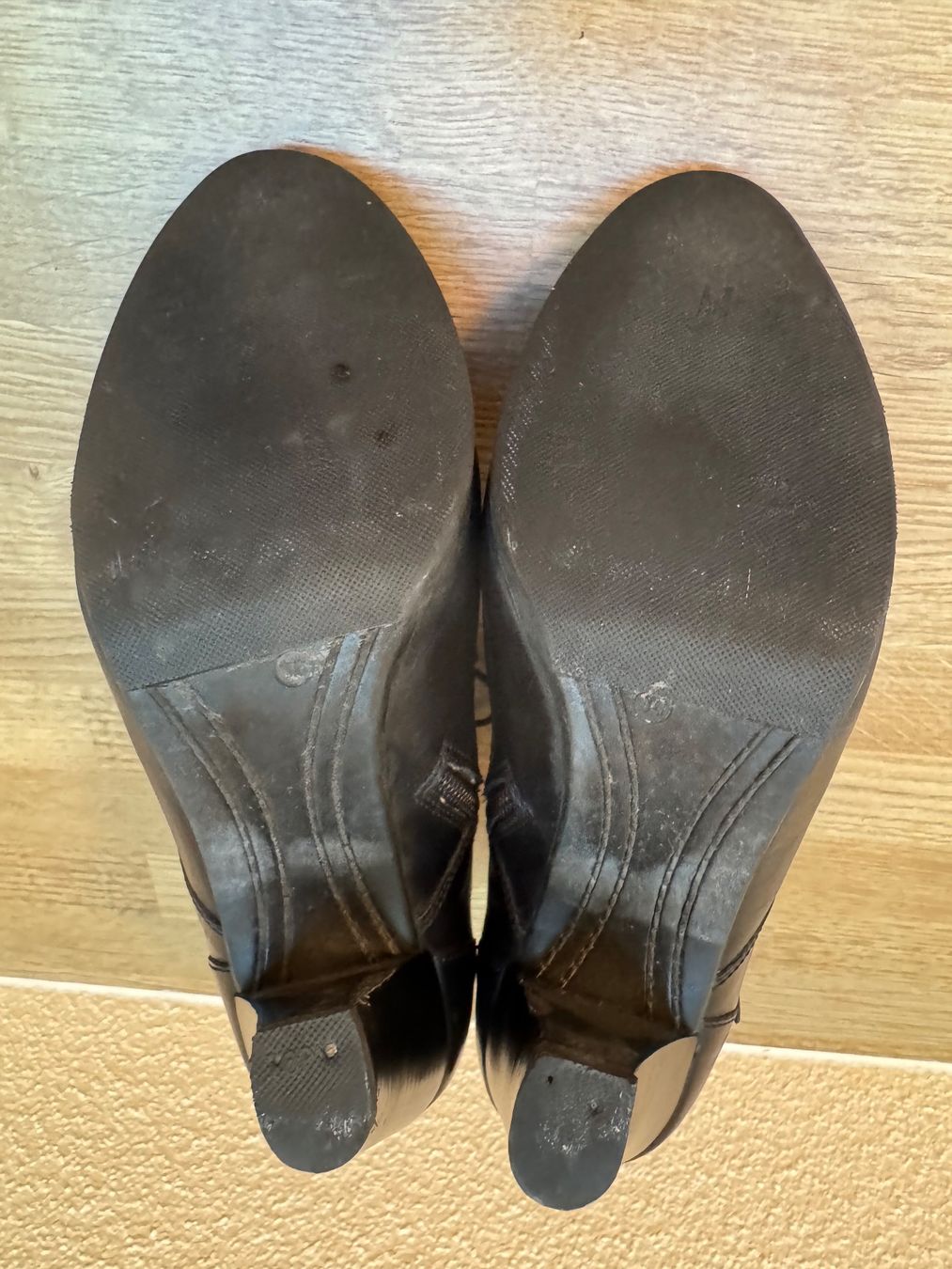 Scarpe da donna: Bottines en cuir noir – Usato da Zürich venduto da odi_ldv8 3