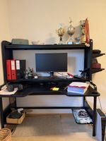 Gaming-Schreibtisch schwarz mit Regalen guter Zustand