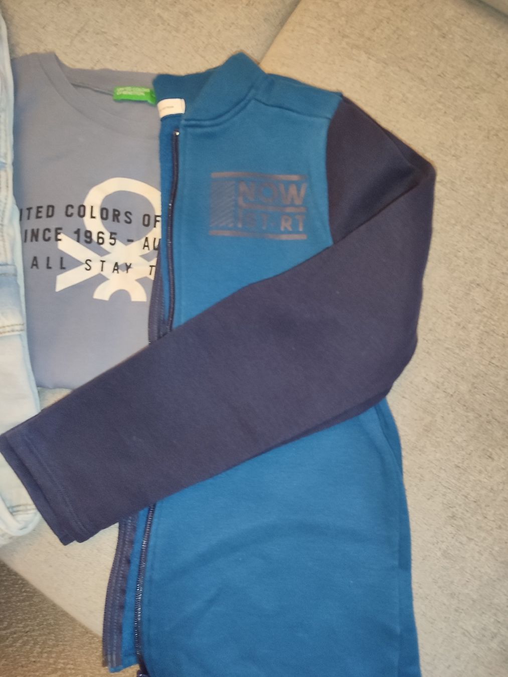 Lotti & Set di vestiti: Set Jungen Jeans, Pulli, Jacke 9-10 Grosse – Usato da Oberägeri venduto da Walerman 2