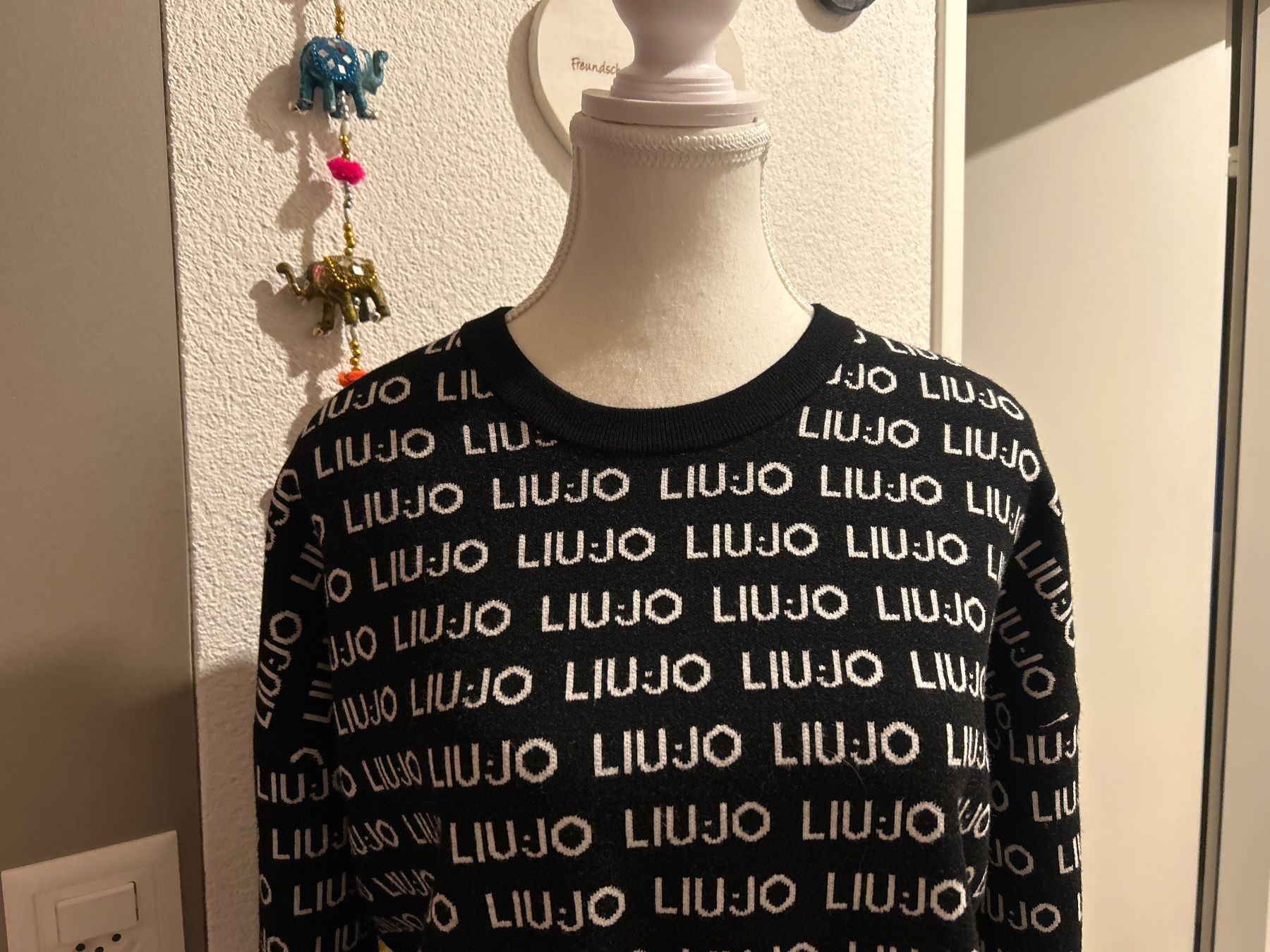 Liu Jo Maglioni & Felpe: Liu Jo Pullover schwarz / weiss mit Aufschrift – Usato da Brunnen venduto da Nala2929 2