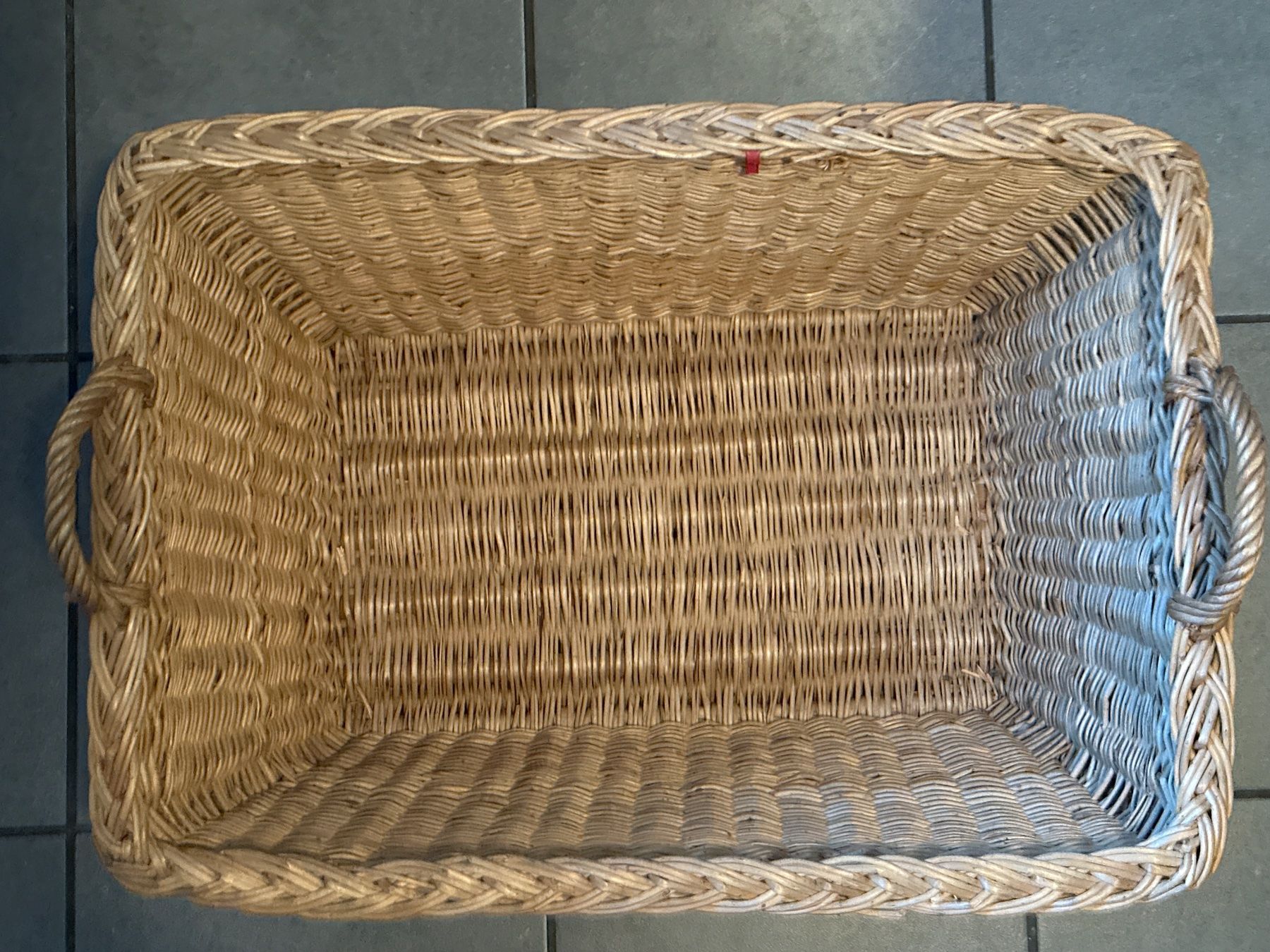 Paniers à linge: Weidenkorb / Wäschekorb – D'occasion à Zürich par Chaeffeler 1
