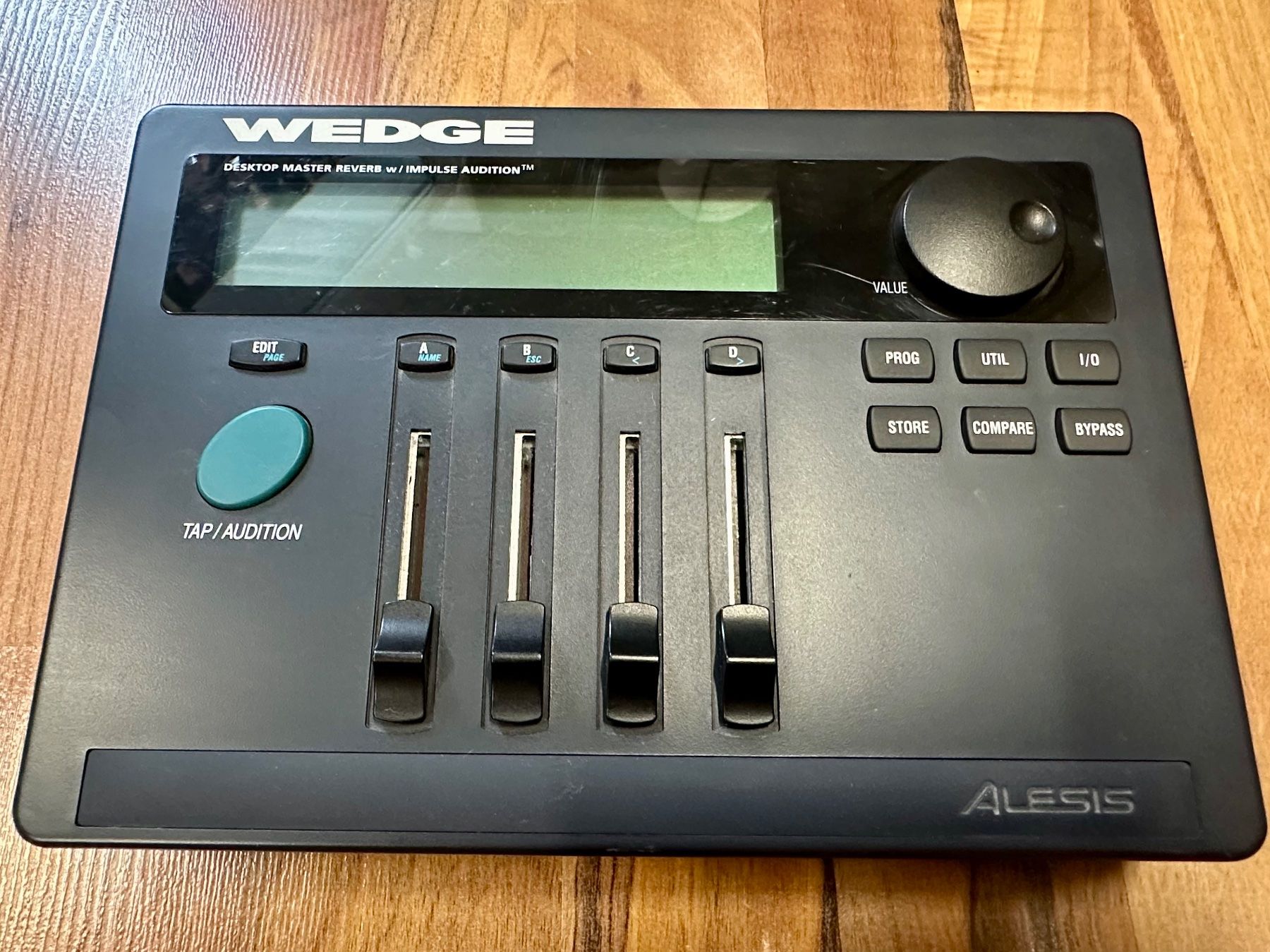Strumenti musicali: Alesis WEDGE Desktop Reverb und Effektprozessor – Usato da Zug venduto da Keptnace