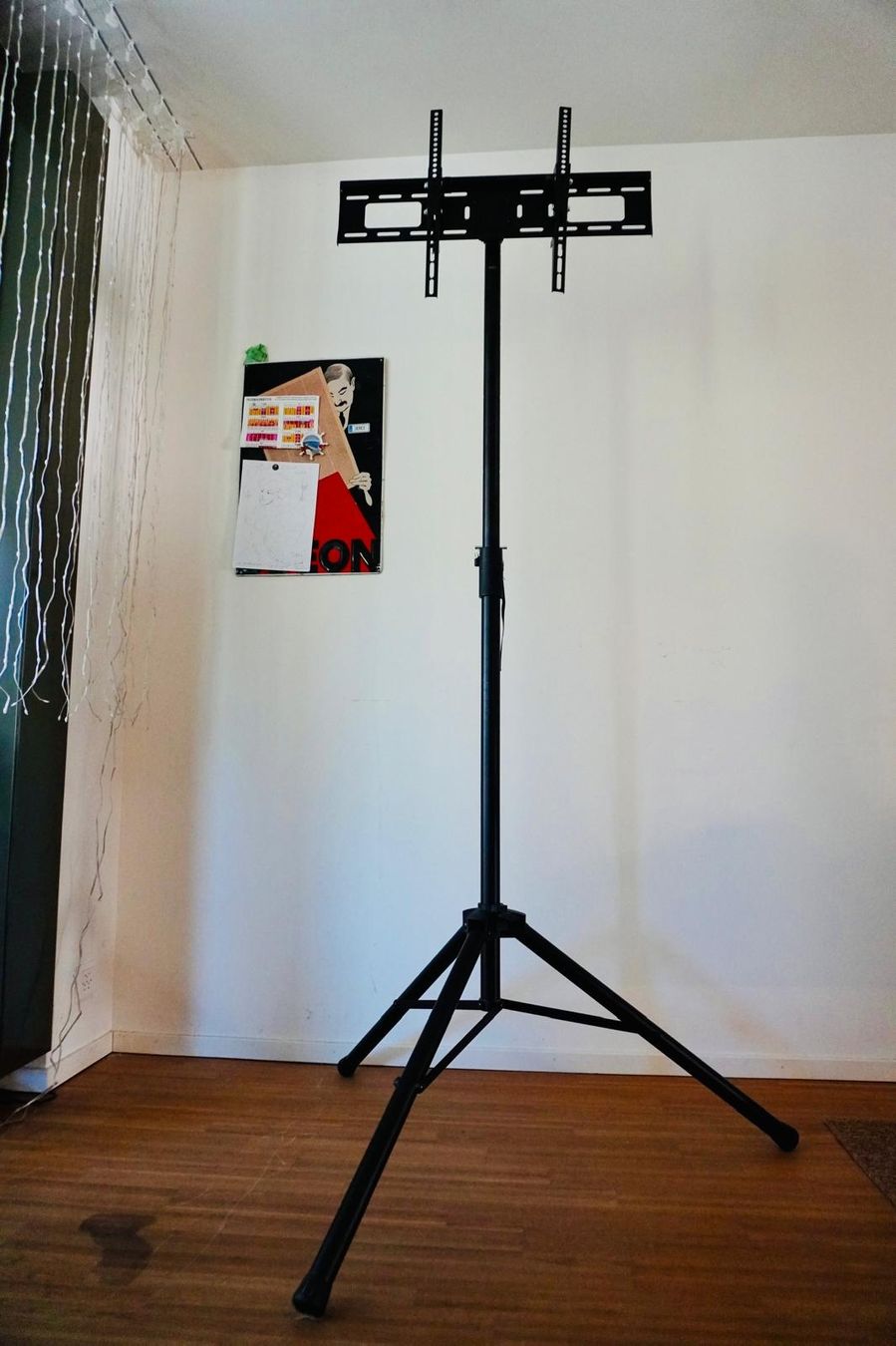 Sonstige Dekorationen & Accessoires: Support de TV trépied réglable, – Gebraucht aus Zürich von rit_y22r 2