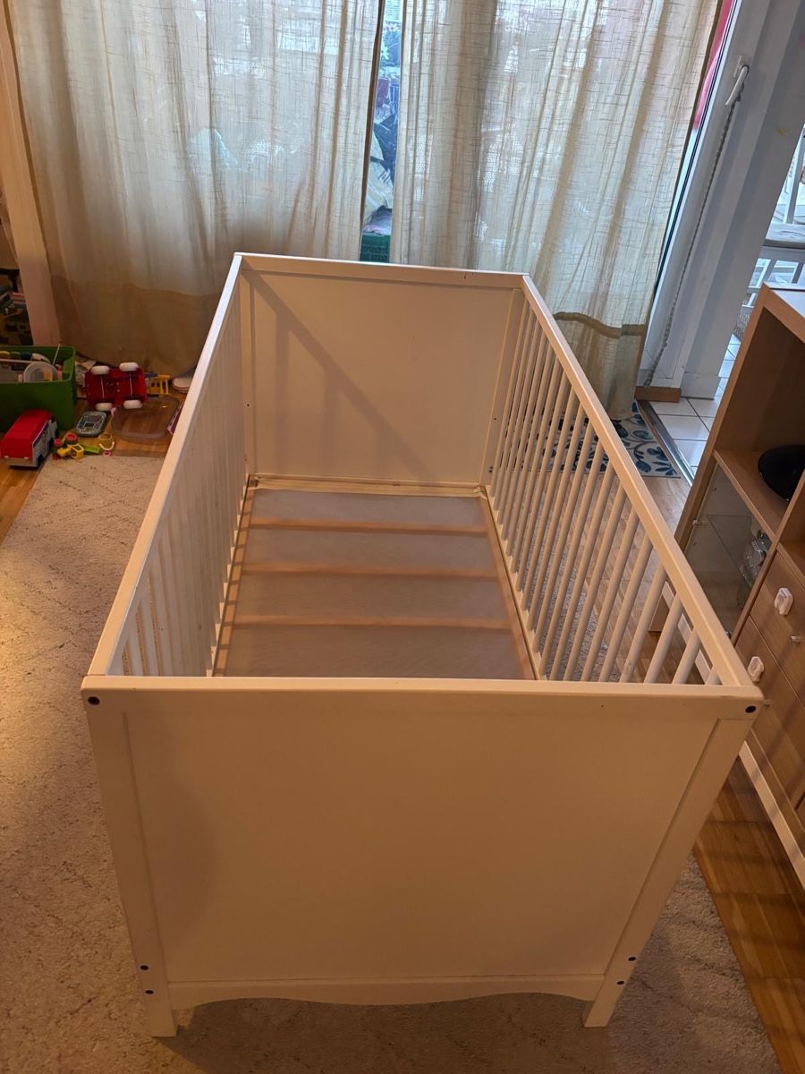 Ikea Lits: Lit bébé blanc IKEA – D'occasion à Petit-Lancy par Lio212 1