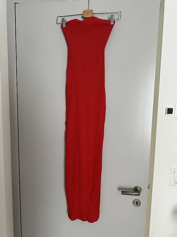 Robes: Bershka Kleid Rot Gr.XS – D'occasion à Dierikon par san_9tc9