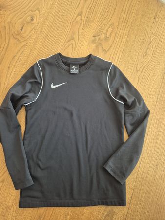 Nike DRI-FIT langarm Shirt Gr. S 128-137cm
